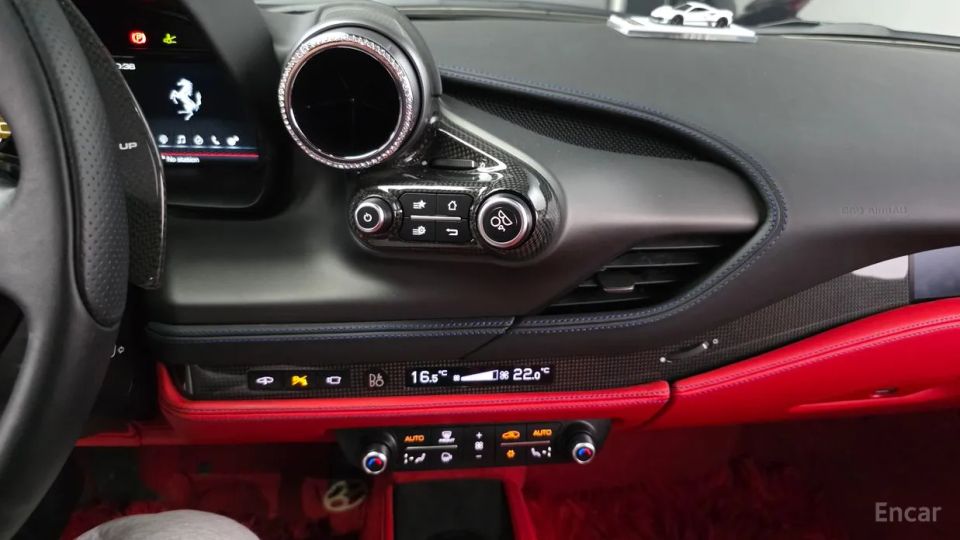 Ferrari F8