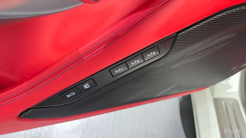 Ferrari F8