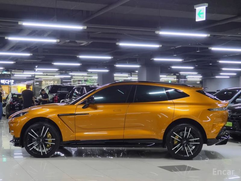 Astonmartin DBX