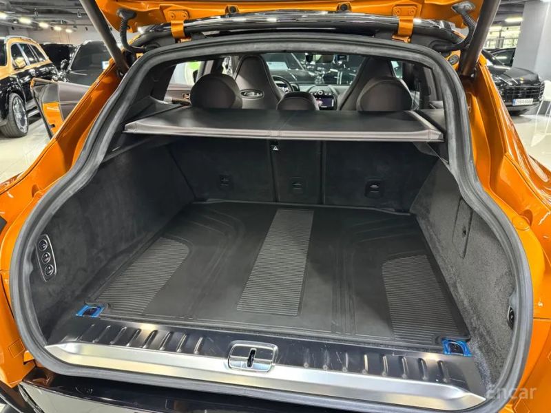 Astonmartin DBX