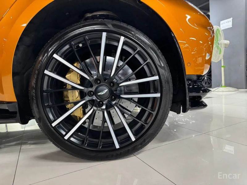 Astonmartin DBX