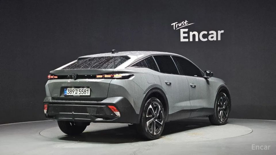 Peugeot 408