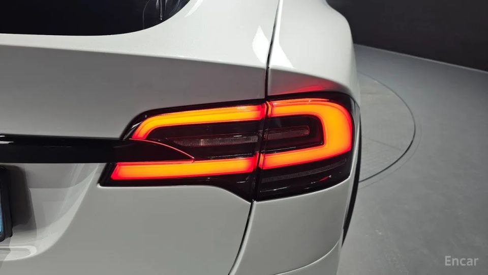 Tesla model-x