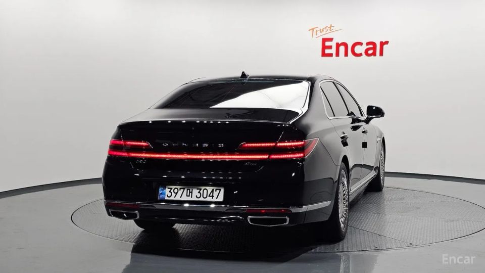 Genesis G90