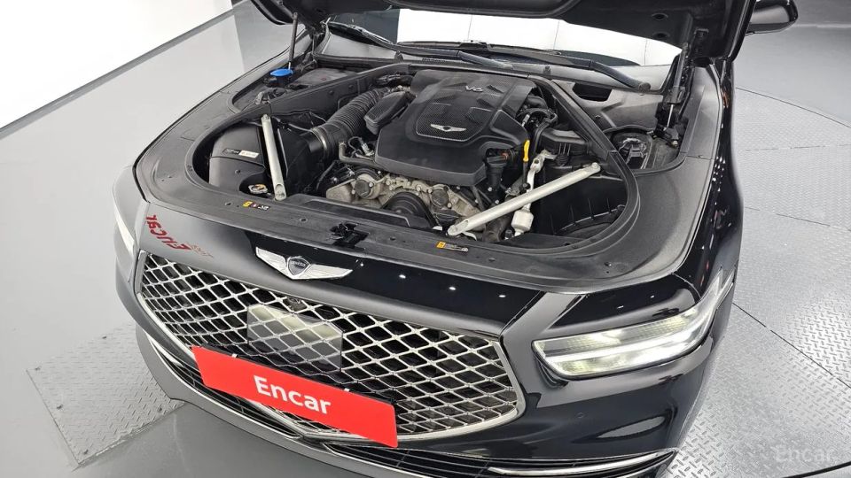 Genesis G90