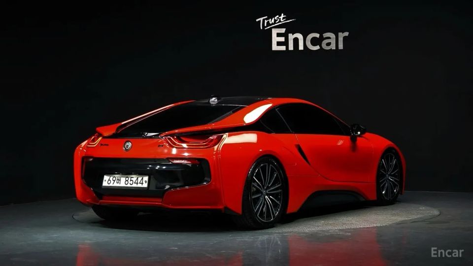 BMW I8