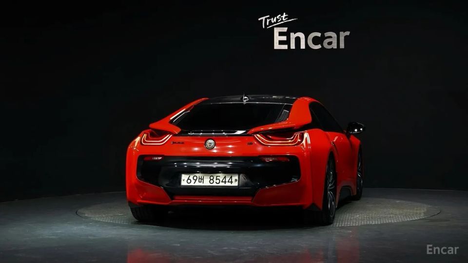 BMW I8