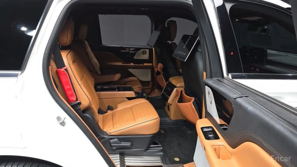 Lincoln Aviator
