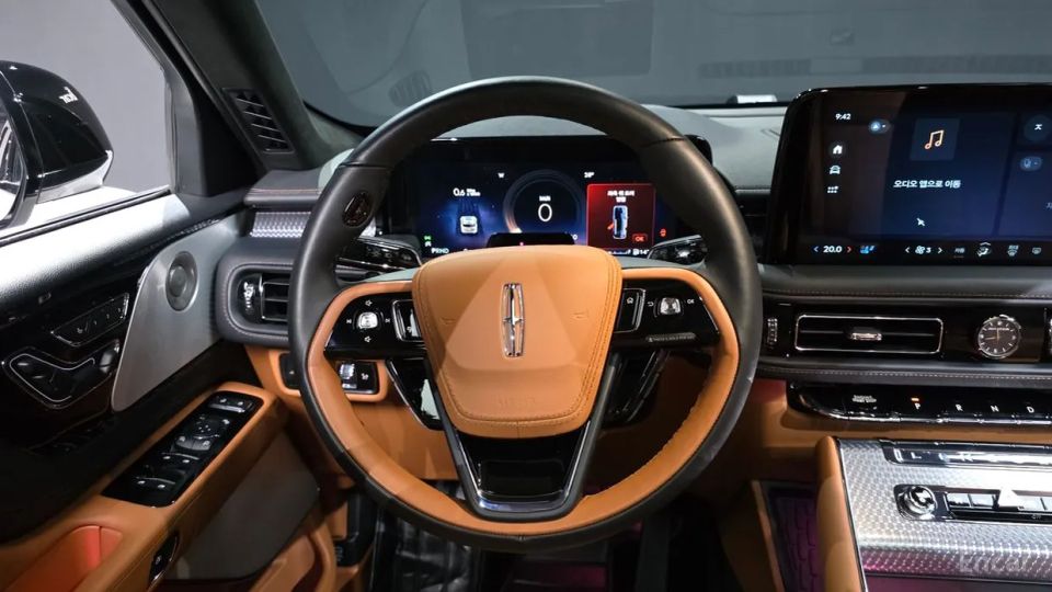 Lincoln Aviator