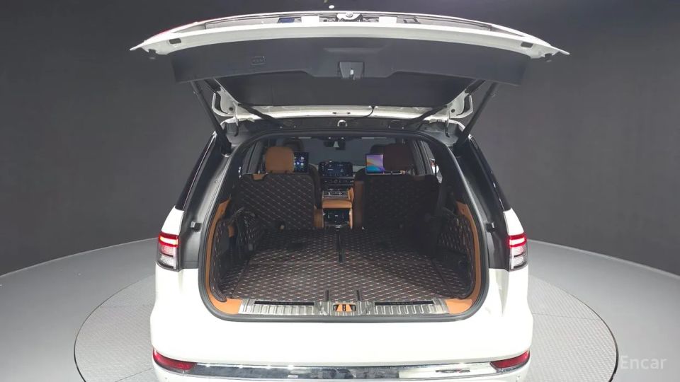 Lincoln Aviator