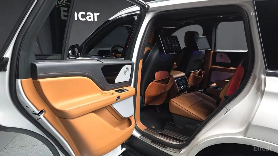 Lincoln Aviator