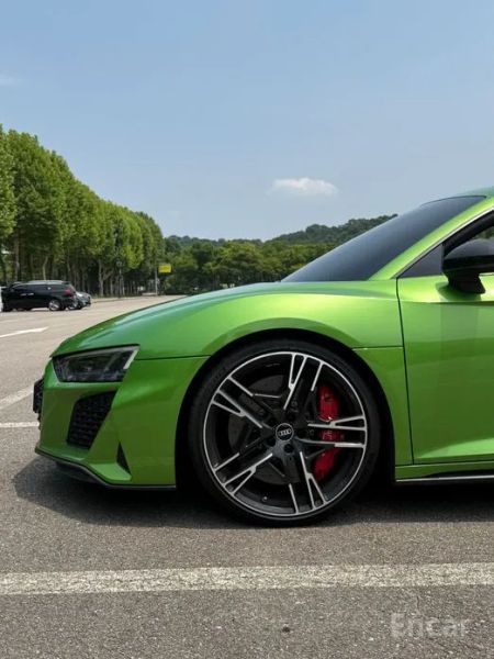 Audi R8