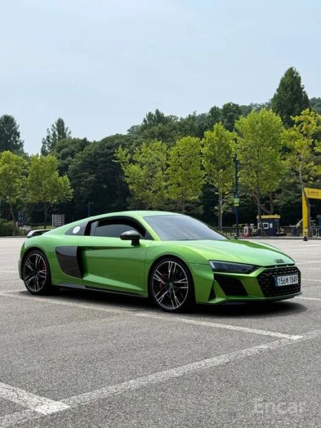 Audi R8