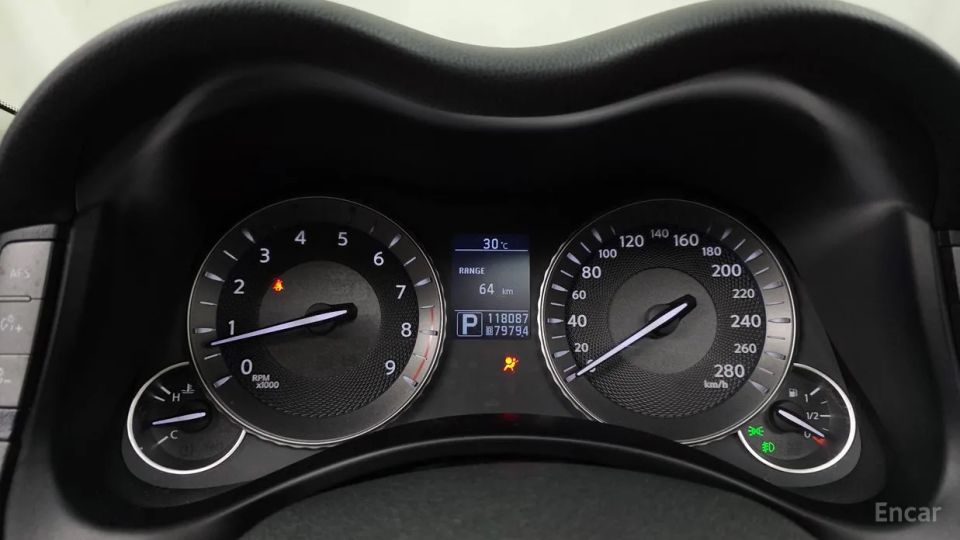 Infiniti M