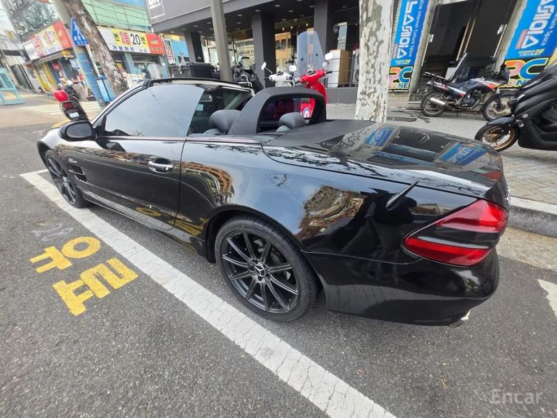 Mercedes-Benz SL-Class