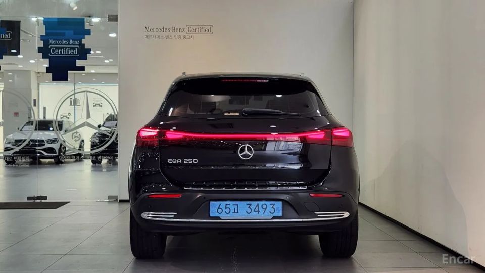 Mercedes-Benz EQA