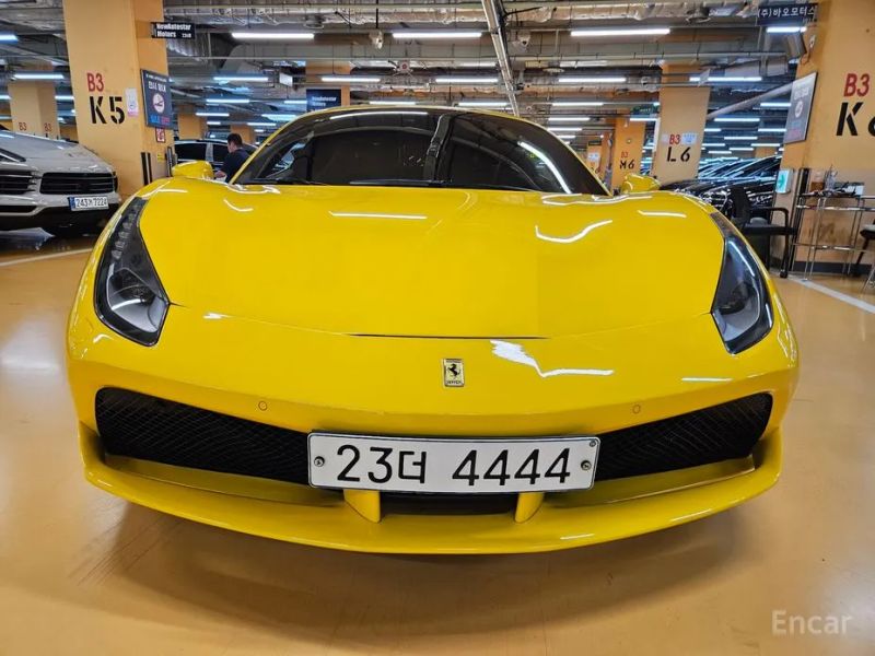 Ferrari 488