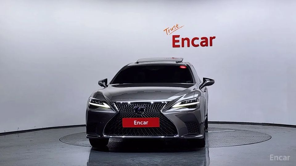 Lexus LS
