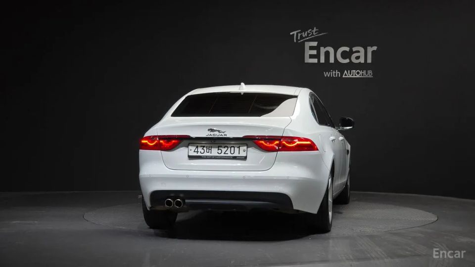 Jaguar xf