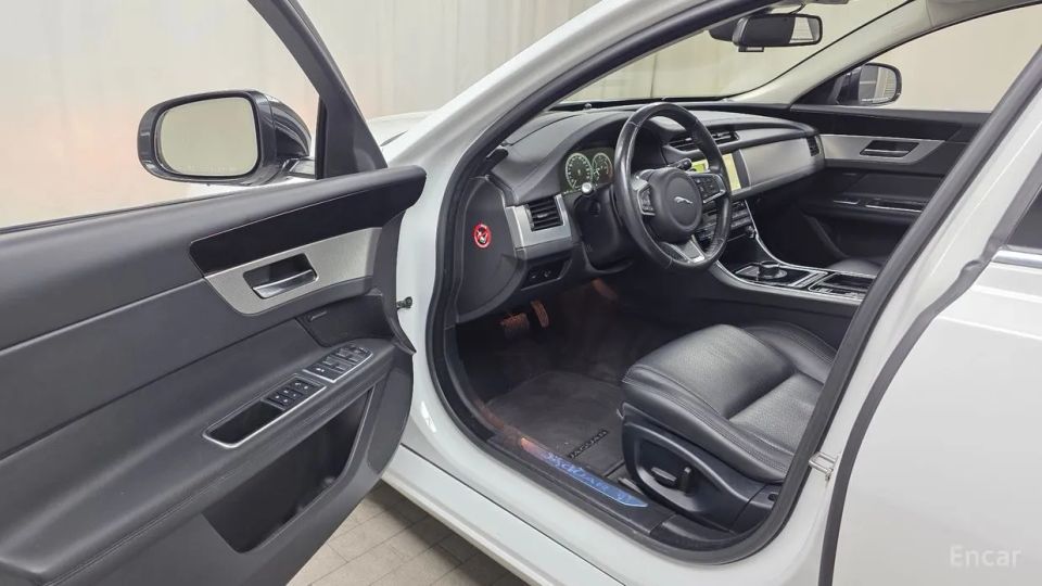 Jaguar xf