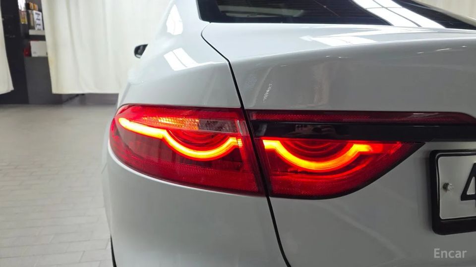 Jaguar xf