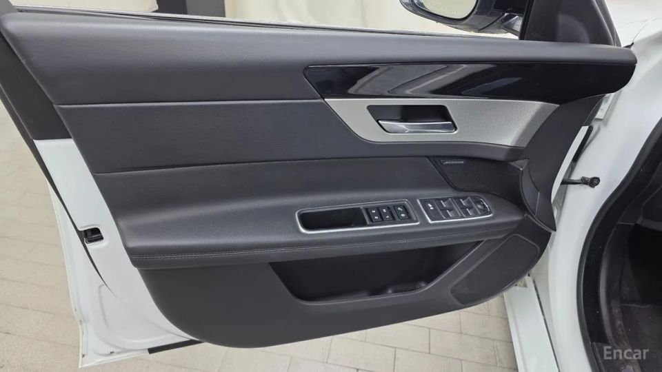 Jaguar xf
