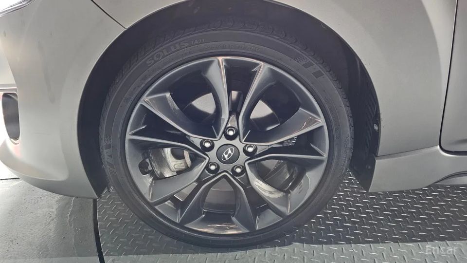 Hyundai Veloster