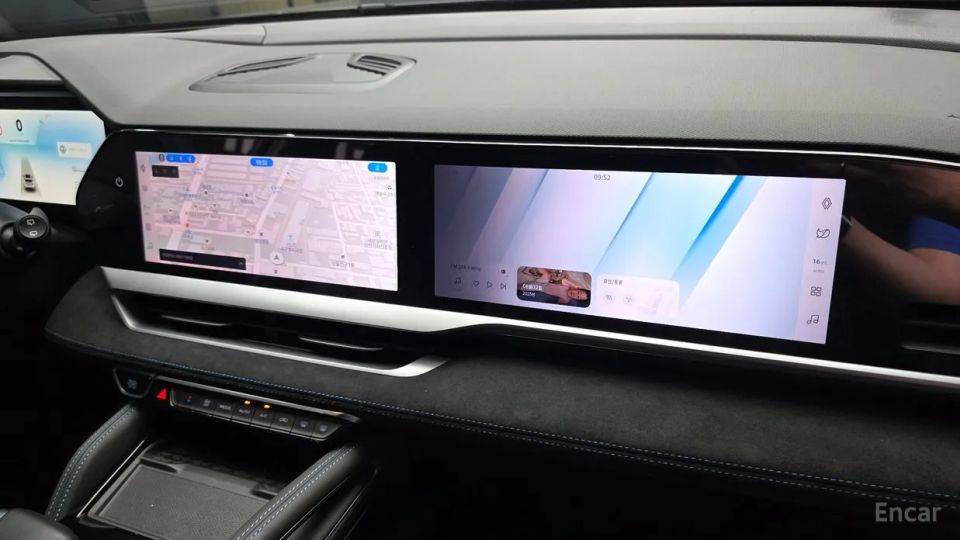 Renault-KoreaSamsung Grand Koleos