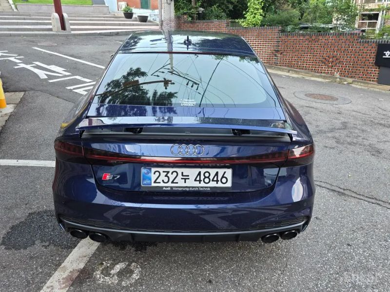 Audi S7