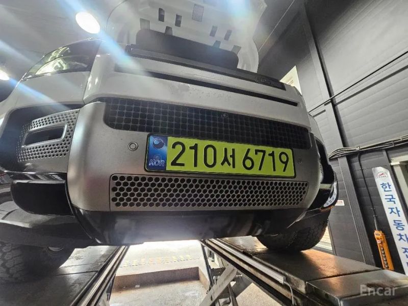 Land Rover Defender