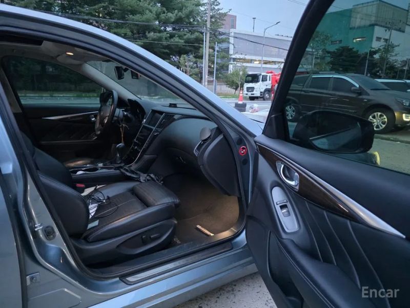 Infiniti Q50