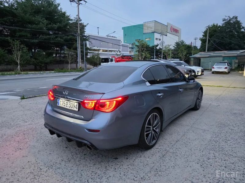 Infiniti Q50