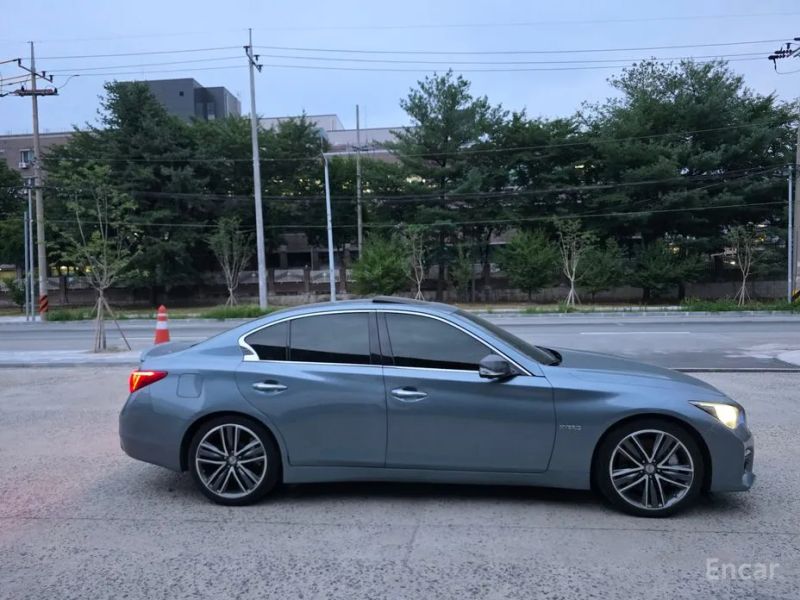 Infiniti Q50