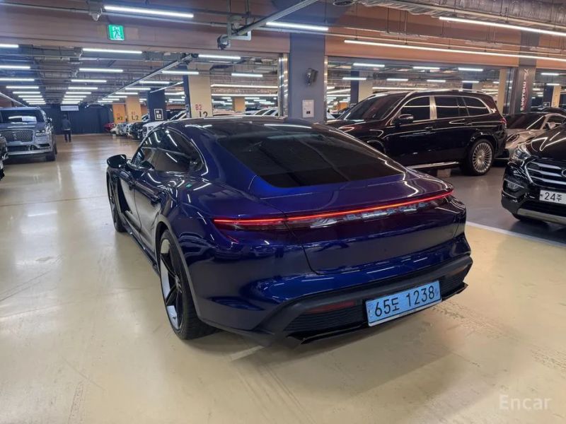 Porsche Taycan