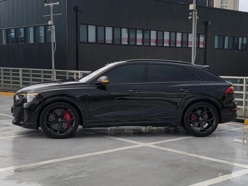 Audi rsq8
