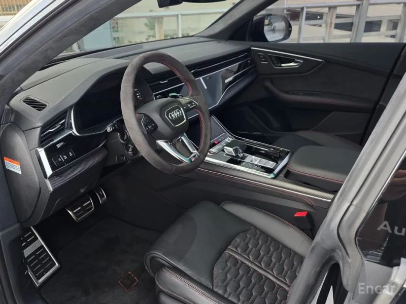 Audi rsq8