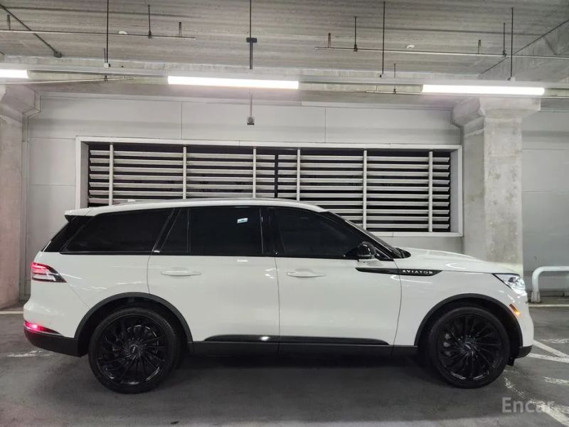 Lincoln Aviator