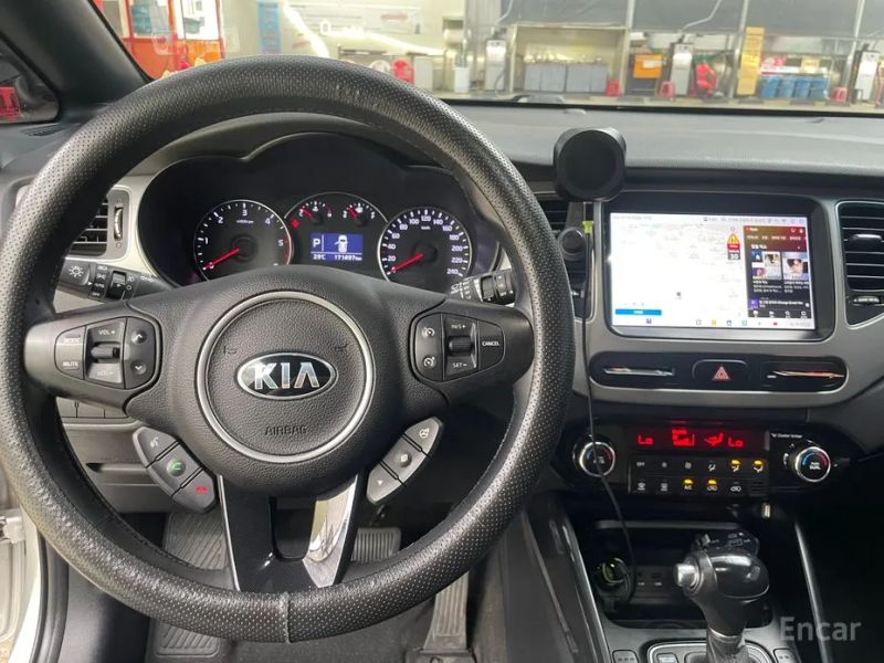 Kia Carens