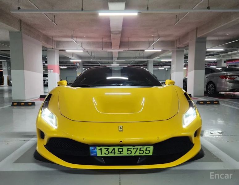 Ferrari F8