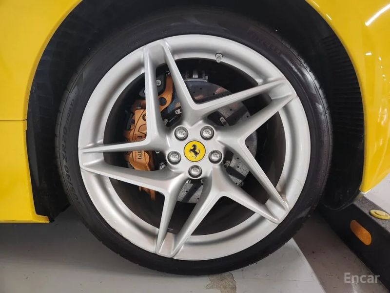 Ferrari F8