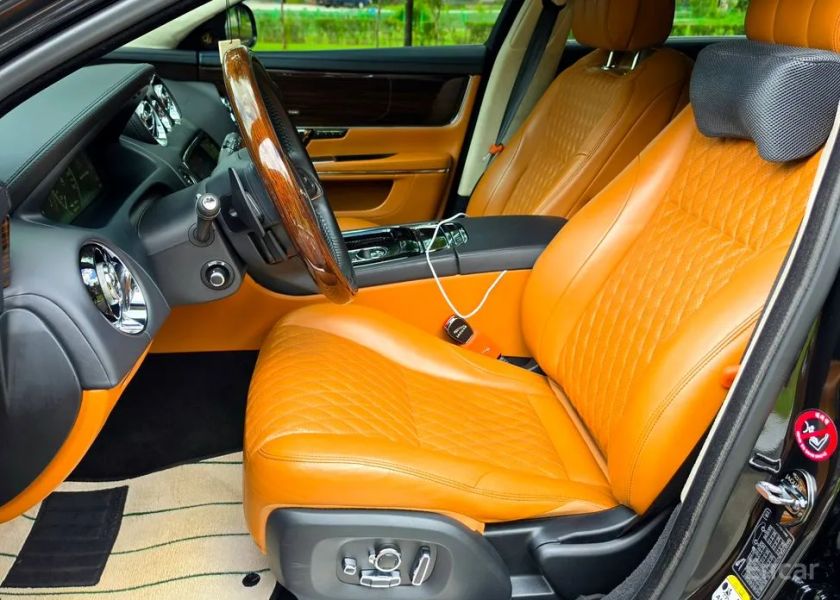 Jaguar XJ