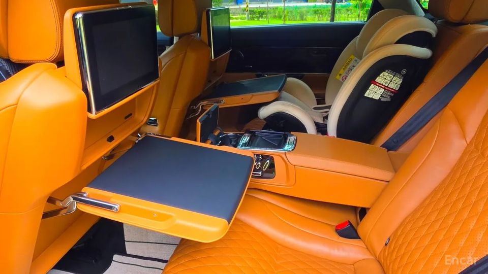 Jaguar XJ