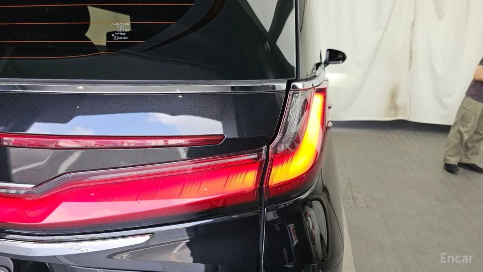 Lexus LM
