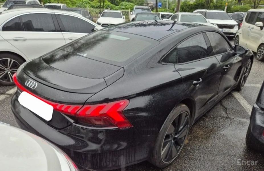 Audi E-tron GT