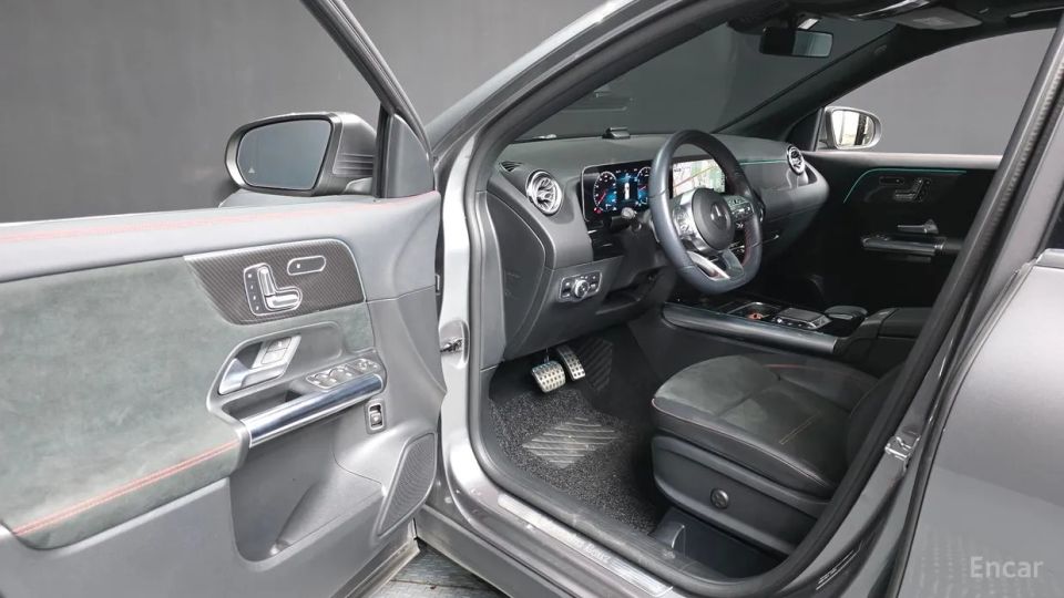 Mercedes-Benz GLA-Class