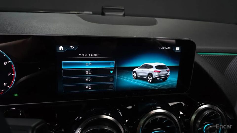 Mercedes-Benz GLA-Class