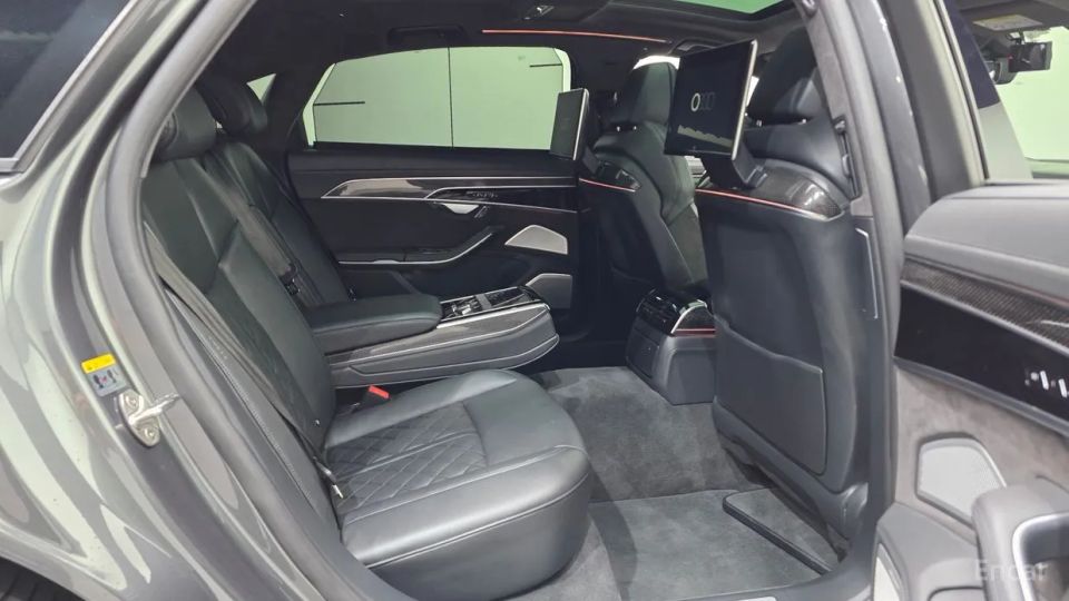 Audi S8