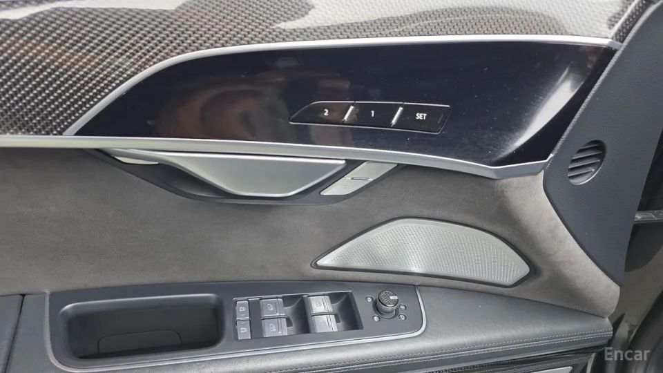 Audi S8