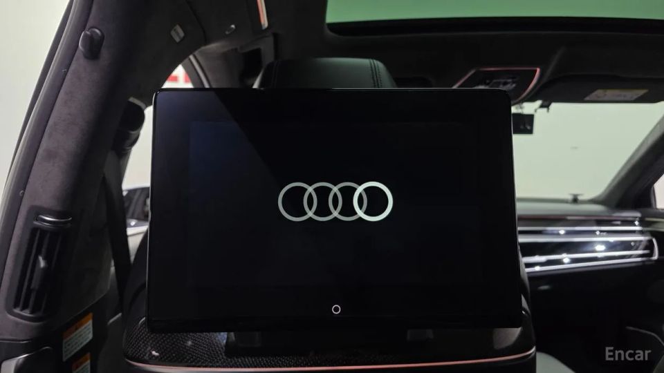 Audi S8
