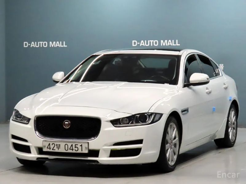 Jaguar XE